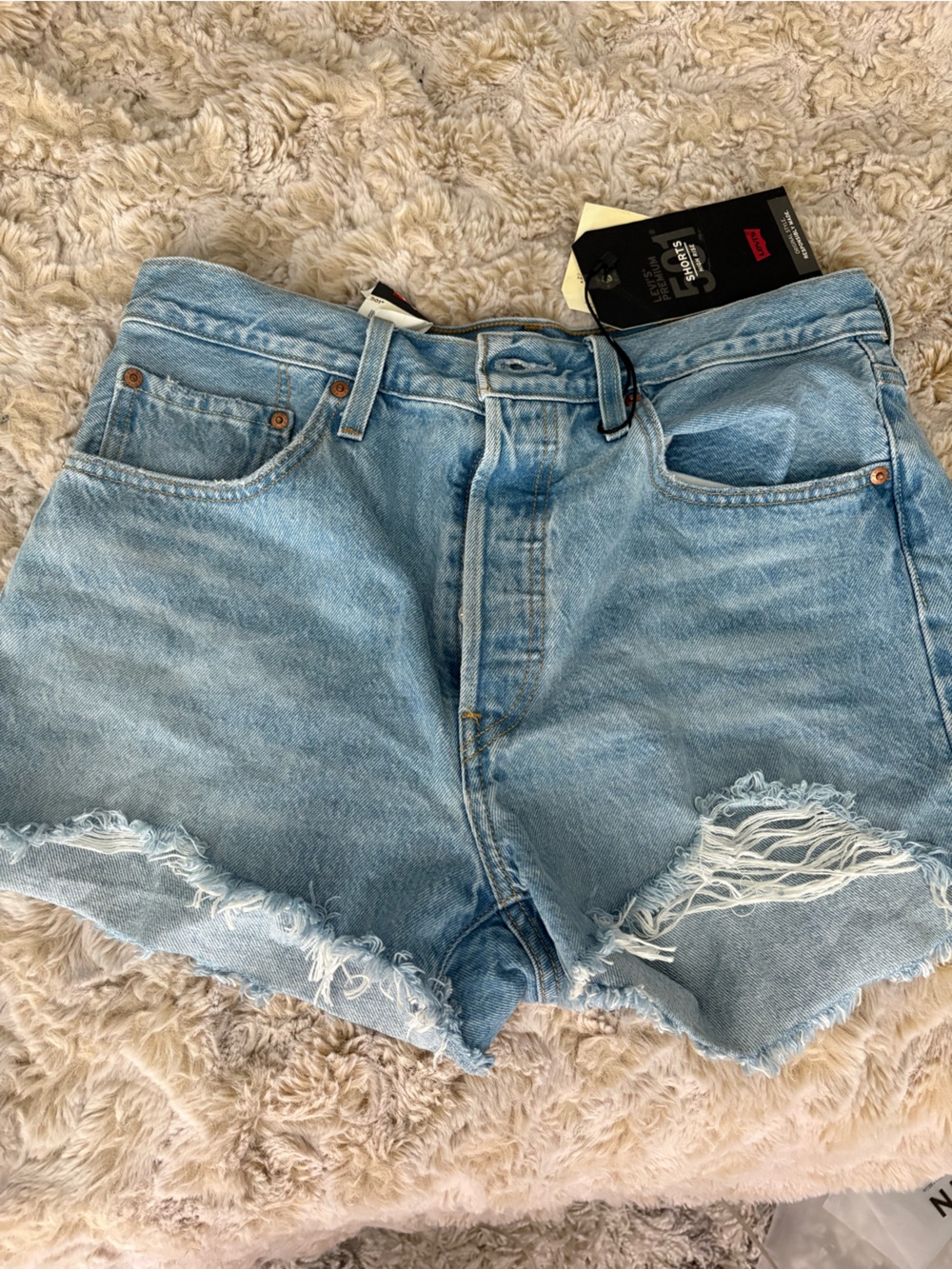NWT Levi’s denim shorts